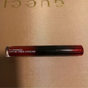 MAC Love Me Liquid Lipstick in E for Effortless